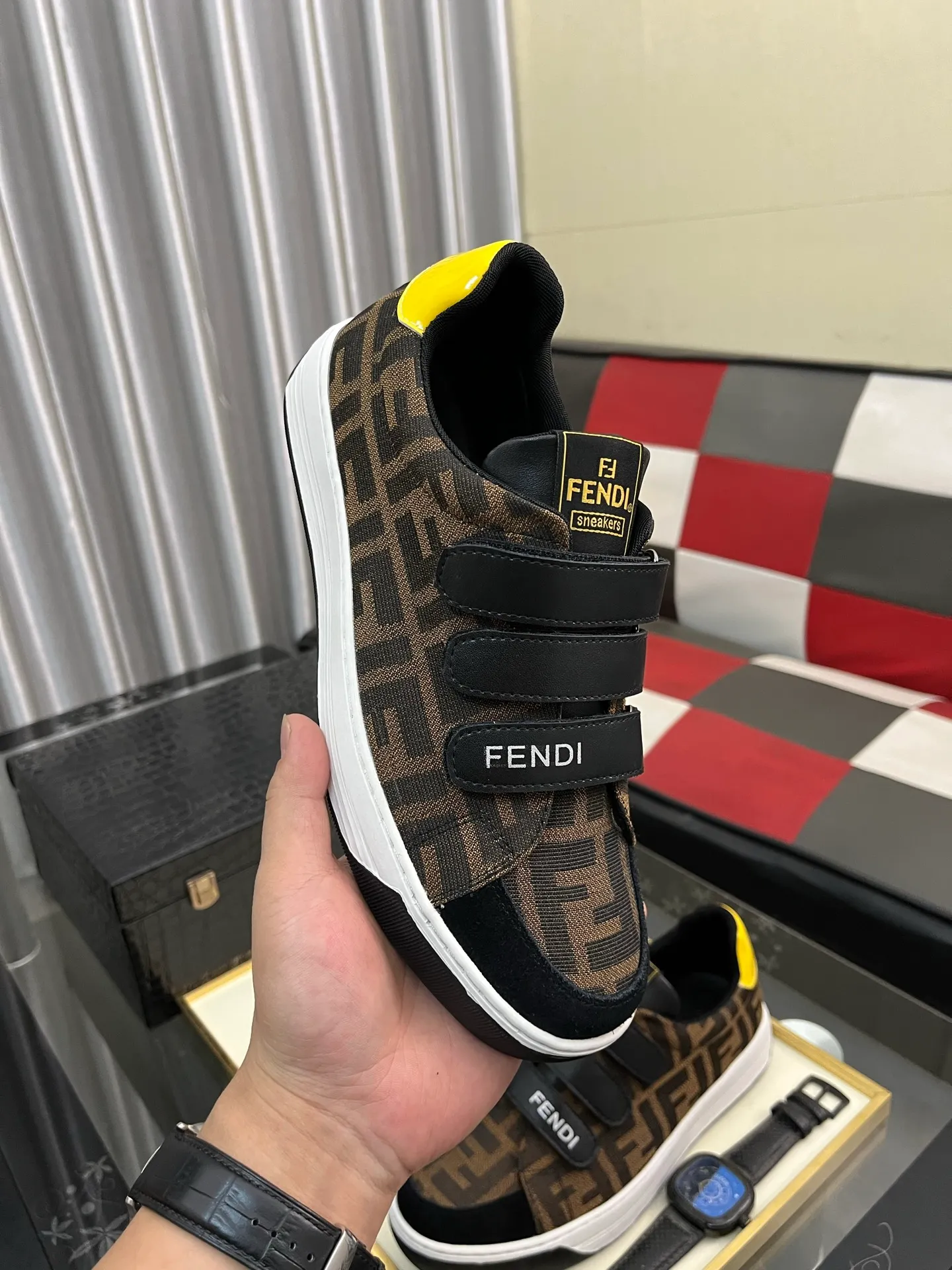 Men's Men's Shoes💰420⌚️⌚️[Fendi] Fendi's latest casual shoes for men! Available at counters simultaneously! A one-to-one replica of the original. The interior is made of top-grade sheepskin, and the original factory-supplied rubber outsole is used. Leading new fashion concepts. Matching code: 38-443️⃣Colors available